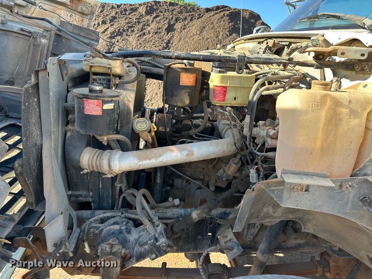 image for item EJ8934 1997 Ford F800 bucket truck