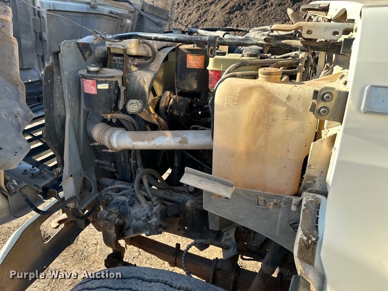 image for item EJ8934 1997 Ford F800 bucket truck