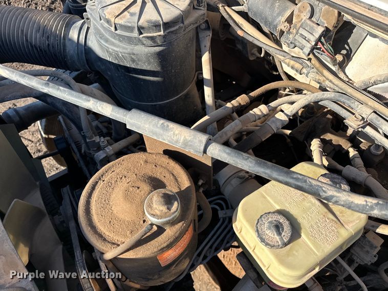 image for item EJ8934 1997 Ford F800 bucket truck