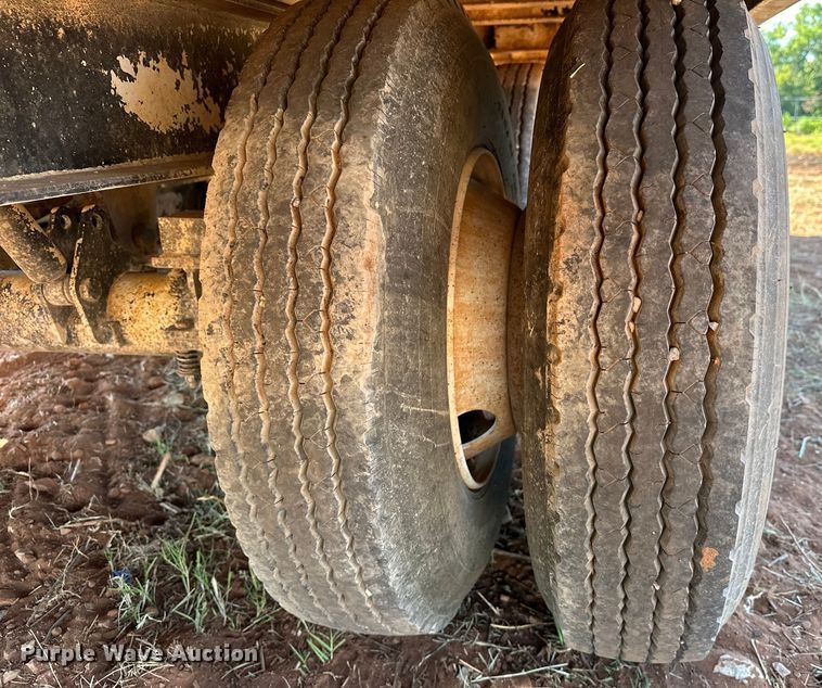 image for item EJ8935 1992 Kalyn KTD-30 tilt deck equipment trailer