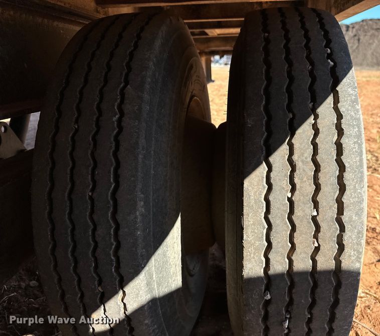 image for item EJ8935 1992 Kalyn KTD-30 tilt deck equipment trailer