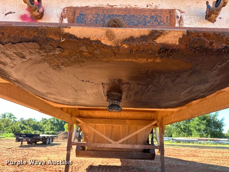 image for item EJ8936 2002 Construction Trailer Specialist  T-42 bottom dump trailer