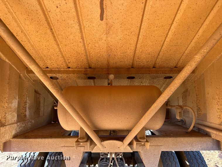 image for item EJ8936 2002 Construction Trailer Specialist  T-42 bottom dump trailer