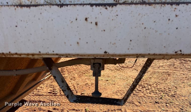 image for item EJ8936 2002 Construction Trailer Specialist  T-42 bottom dump trailer