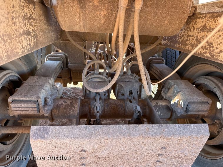 image for item EJ8936 2002 Construction Trailer Specialist  T-42 bottom dump trailer