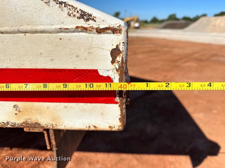 image for item EJ8936 2002 Construction Trailer Specialist  T-42 bottom dump trailer