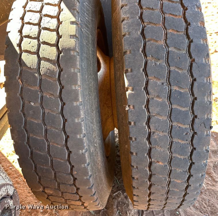 image for item EJ8936 2002 Construction Trailer Specialist  T-42 bottom dump trailer