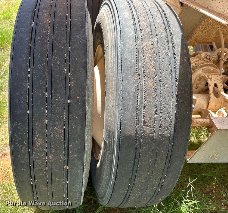 image for item EJ8938 1995 TRBL 4000 bottom dump trailer