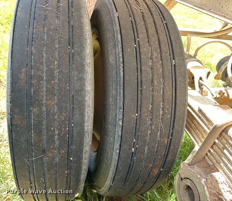 image for item EJ8938 1995 TRBL 4000 bottom dump trailer