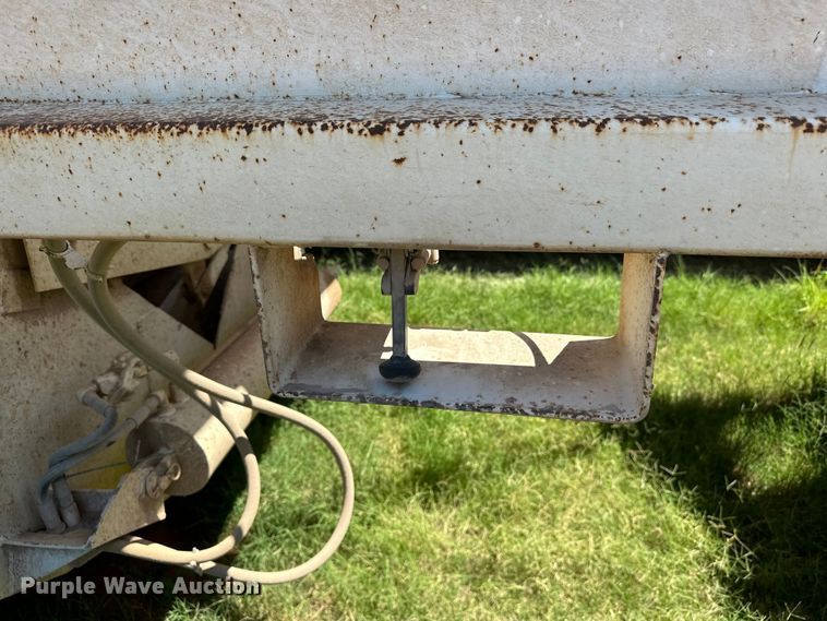 image for item EJ8938 1995 TRBL 4000 bottom dump trailer