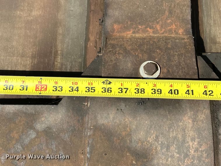 image for item EJ8940 LeeBoy 8515C paver