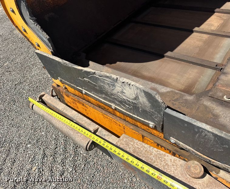 image for item EJ8940 LeeBoy 8515C paver