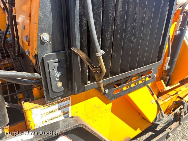 image for item EJ8940 LeeBoy 8515C paver