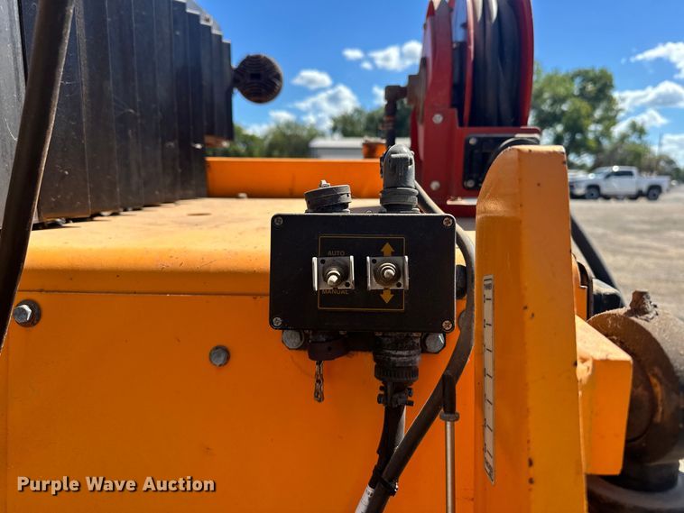 image for item EJ8940 LeeBoy 8515C paver