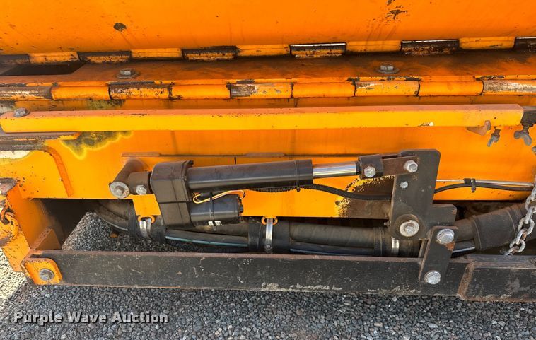 image for item EJ8940 LeeBoy 8515C paver