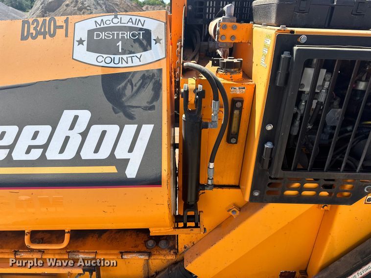 image for item EJ8940 LeeBoy 8515C paver