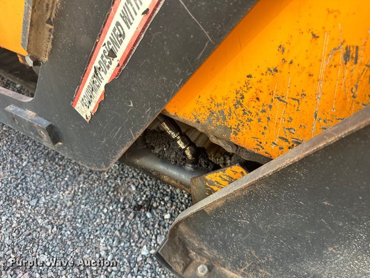 image for item EJ8940 LeeBoy 8515C paver