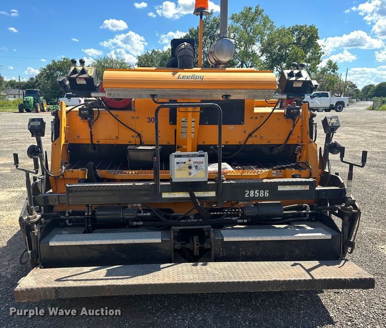 image for item EJ8940 LeeBoy 8515C paver