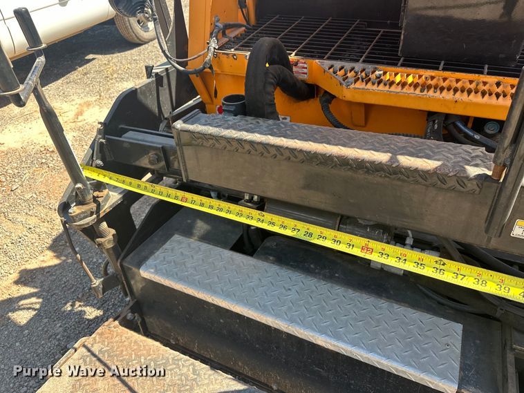 image for item EJ8940 LeeBoy 8515C paver