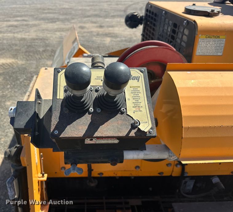 image for item EJ8940 LeeBoy 8515C paver