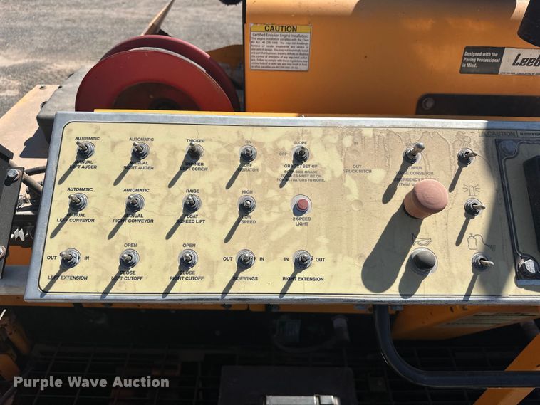 image for item EJ8940 LeeBoy 8515C paver