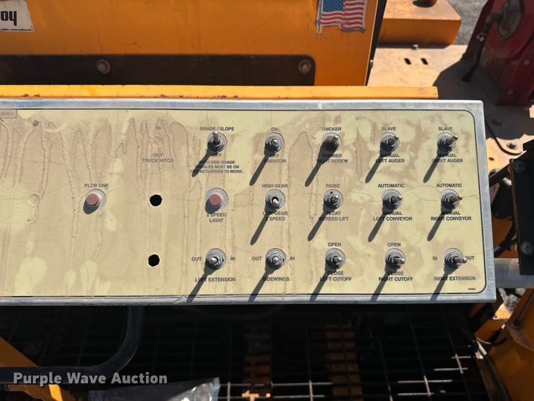 image for item EJ8940 LeeBoy 8515C paver