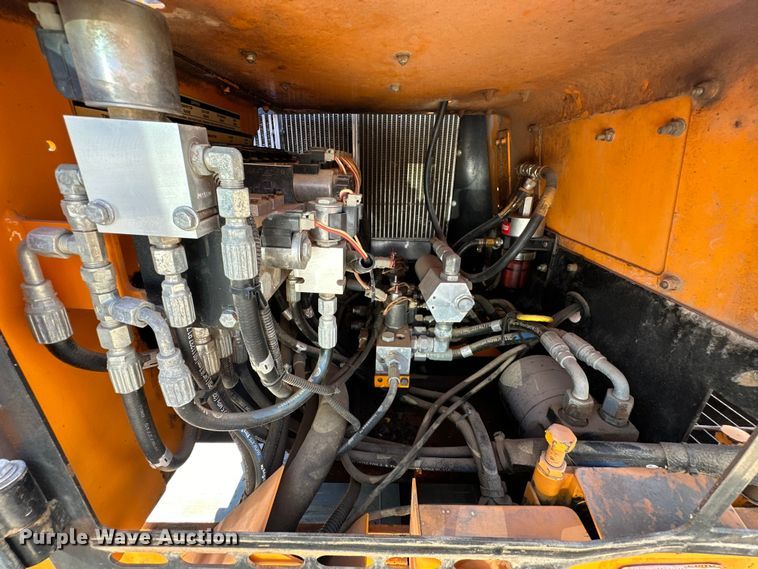 image for item EJ8940 LeeBoy 8515C paver