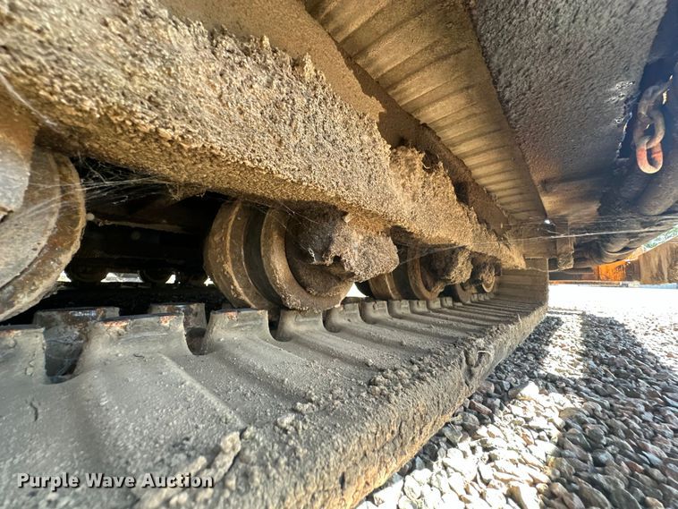 image for item EJ8940 LeeBoy 8515C paver