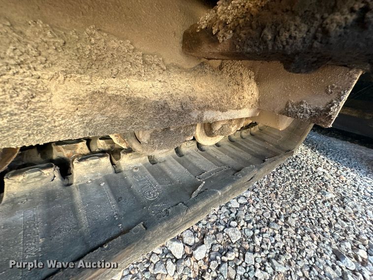 image for item EJ8940 LeeBoy 8515C paver