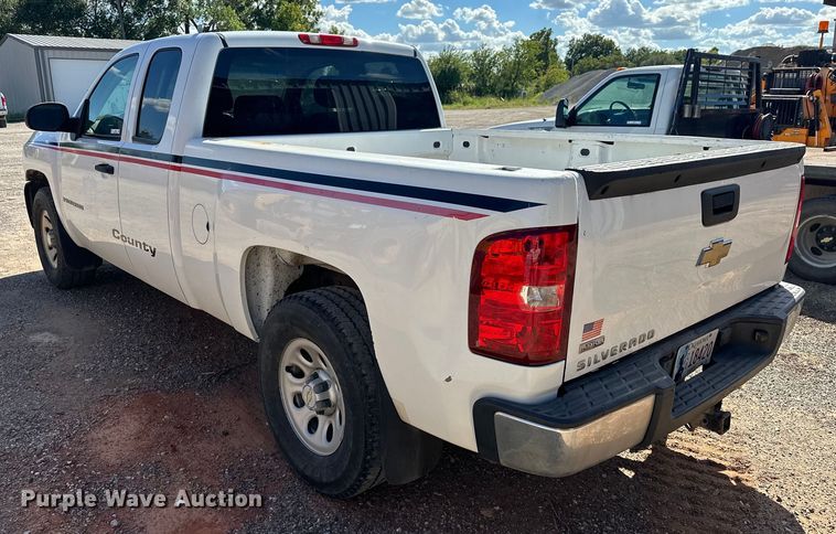 image for item EJ8942 2008 Chevrolet  Silverado 1500 Ext. Cab pickup truck