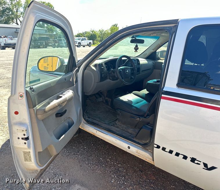 image for item EJ8942 2008 Chevrolet  Silverado 1500 Ext. Cab pickup truck