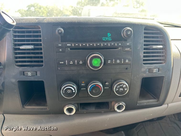 image for item EJ8942 2008 Chevrolet  Silverado 1500 Ext. Cab pickup truck