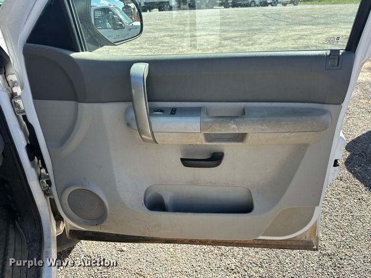 image for item EJ8942 2008 Chevrolet  Silverado 1500 Ext. Cab pickup truck