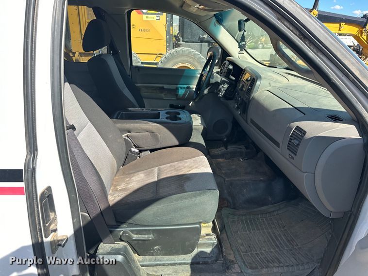 image for item EJ8942 2008 Chevrolet  Silverado 1500 Ext. Cab pickup truck