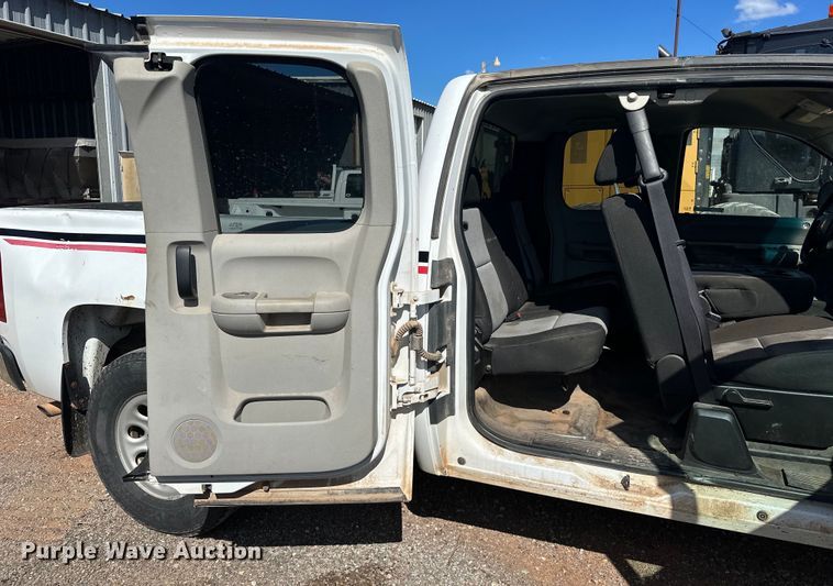 image for item EJ8942 2008 Chevrolet  Silverado 1500 Ext. Cab pickup truck