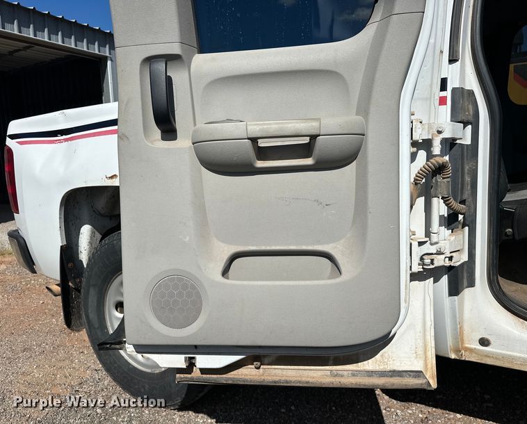 image for item EJ8942 2008 Chevrolet  Silverado 1500 Ext. Cab pickup truck