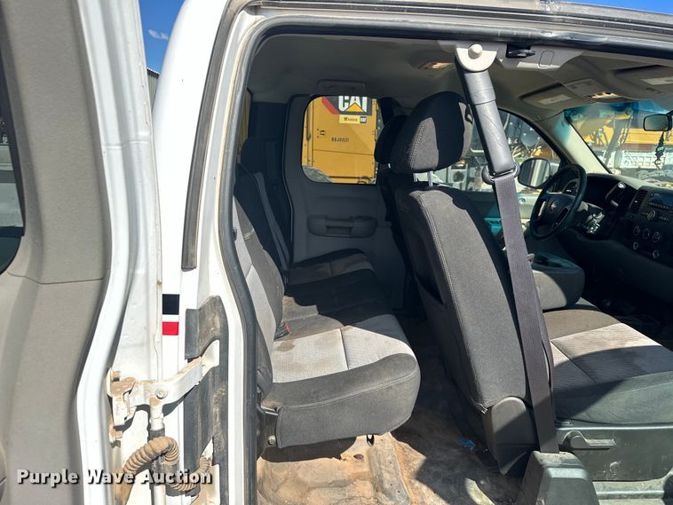 image for item EJ8942 2008 Chevrolet  Silverado 1500 Ext. Cab pickup truck