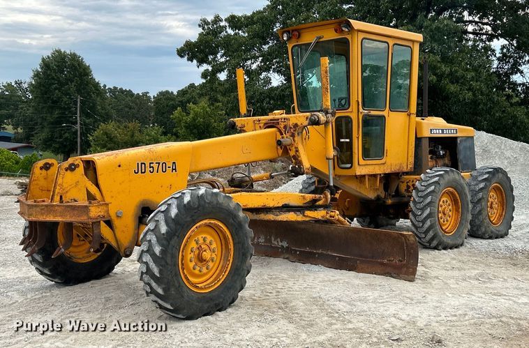 image for item EK3013 1973 John Deere 570A rigid frame motor grader