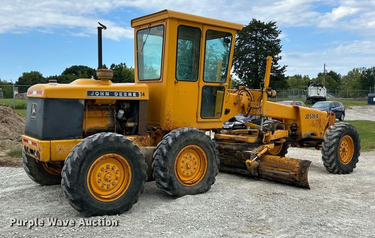 image for item EK3013 1973 John Deere 570A rigid frame motor grader