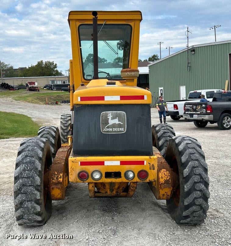 image for item EK3013 1973 John Deere 570A rigid frame motor grader