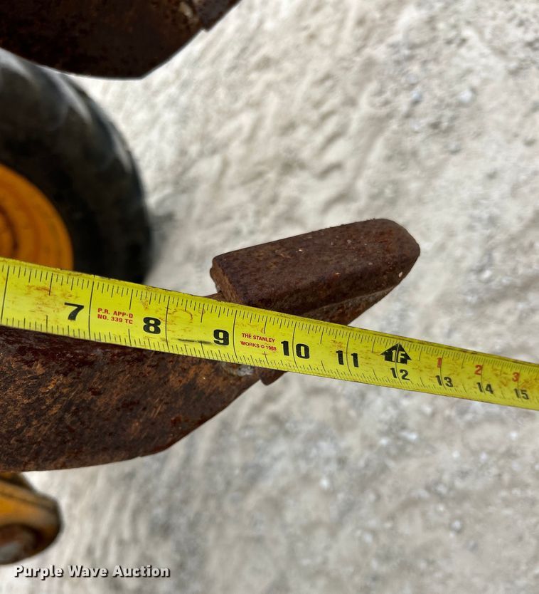 image for item EK3013 1973 John Deere 570A rigid frame motor grader