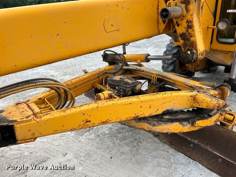 image for item EK3013 1973 John Deere 570A rigid frame motor grader
