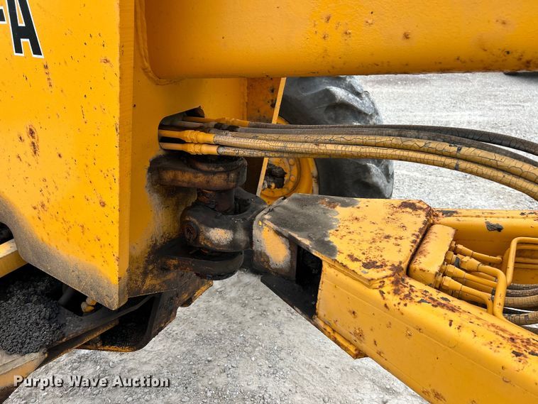 image for item EK3013 1973 John Deere 570A rigid frame motor grader