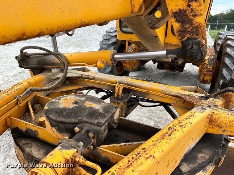 image for item EK3013 1973 John Deere 570A rigid frame motor grader