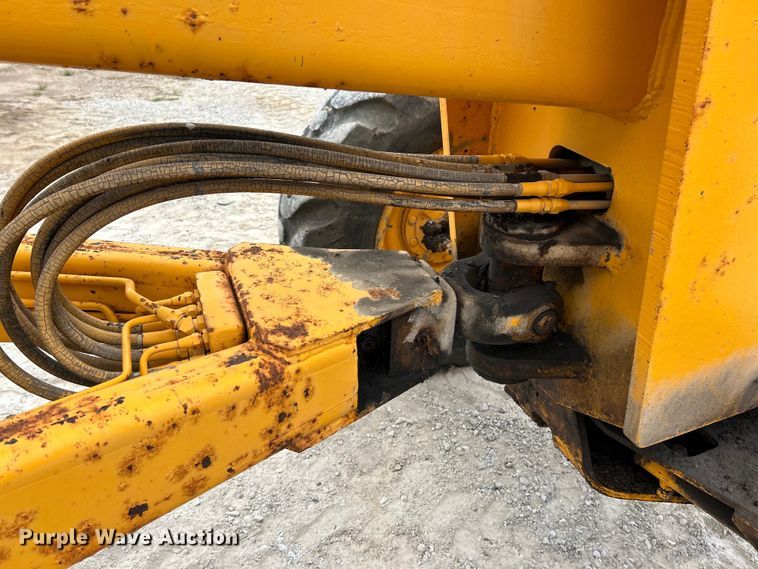 image for item EK3013 1973 John Deere 570A rigid frame motor grader