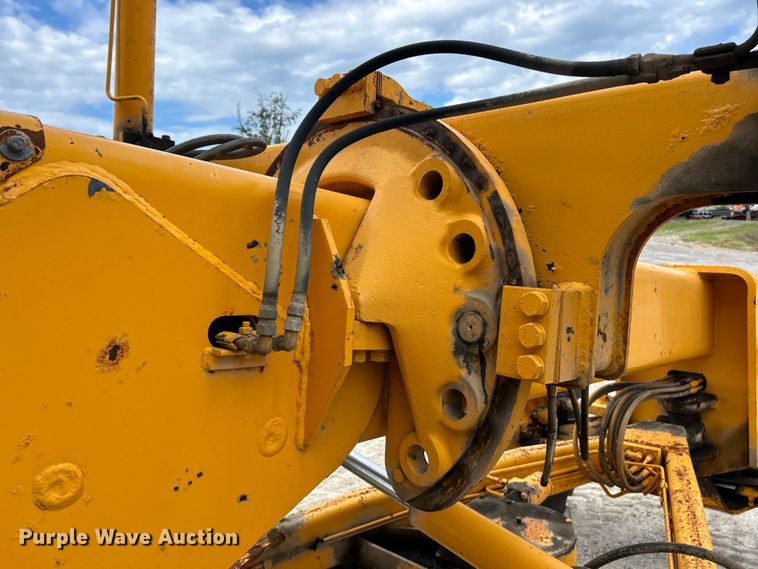 image for item EK3013 1973 John Deere 570A rigid frame motor grader