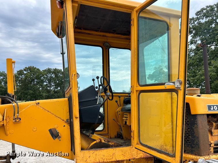 image for item EK3013 1973 John Deere 570A rigid frame motor grader