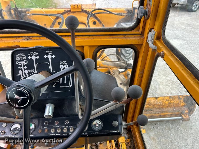 image for item EK3013 1973 John Deere 570A rigid frame motor grader