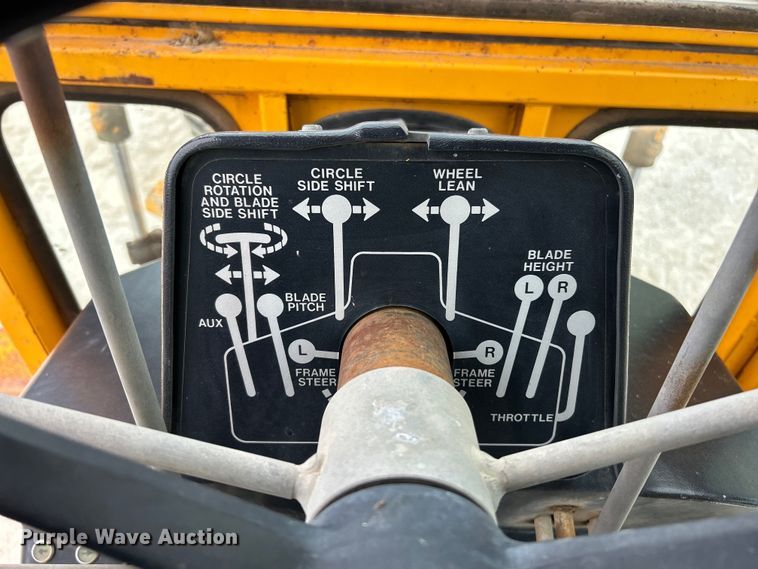 image for item EK3013 1973 John Deere 570A rigid frame motor grader