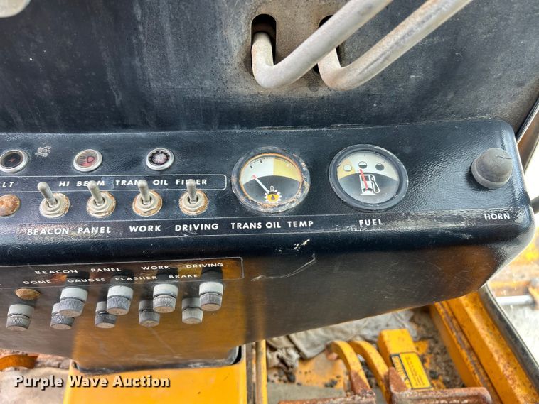 image for item EK3013 1973 John Deere 570A rigid frame motor grader